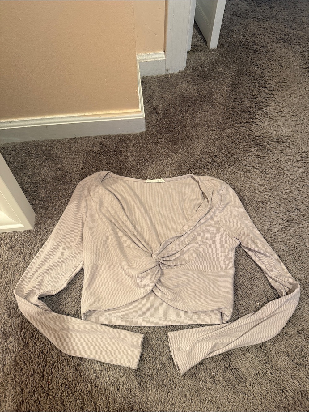 ILLA ILLA Twist-Knot Long Sleeve Crop Top - Mauve